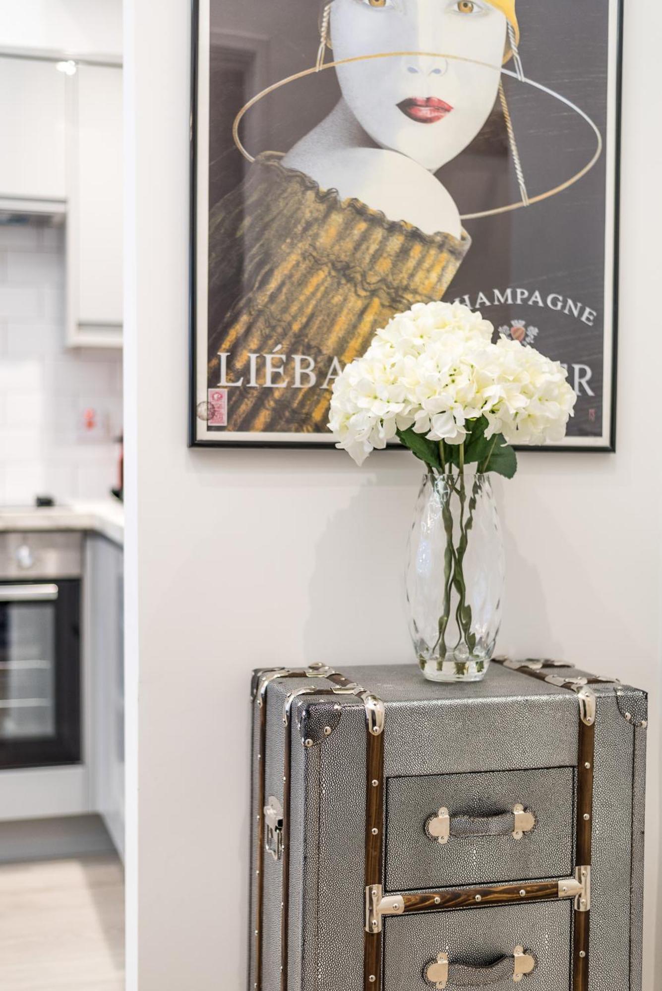 Casa Italia Near Kings Road In Chelsea With Wifi & Washing Machine Apartment ลอนดอน ภายนอก รูปภาพ